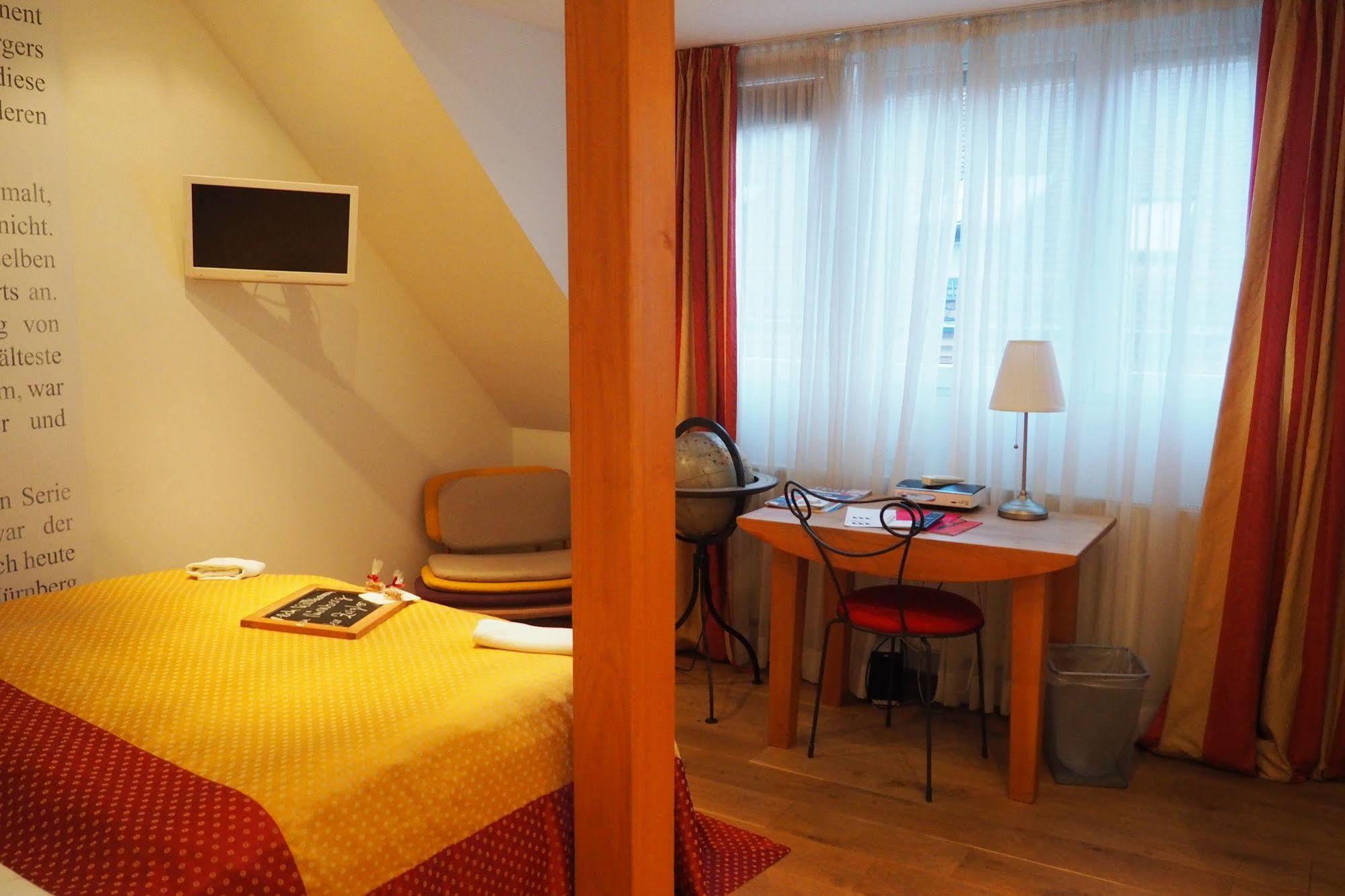 Hotel Drei Raben Нюрнберг Экстерьер фото